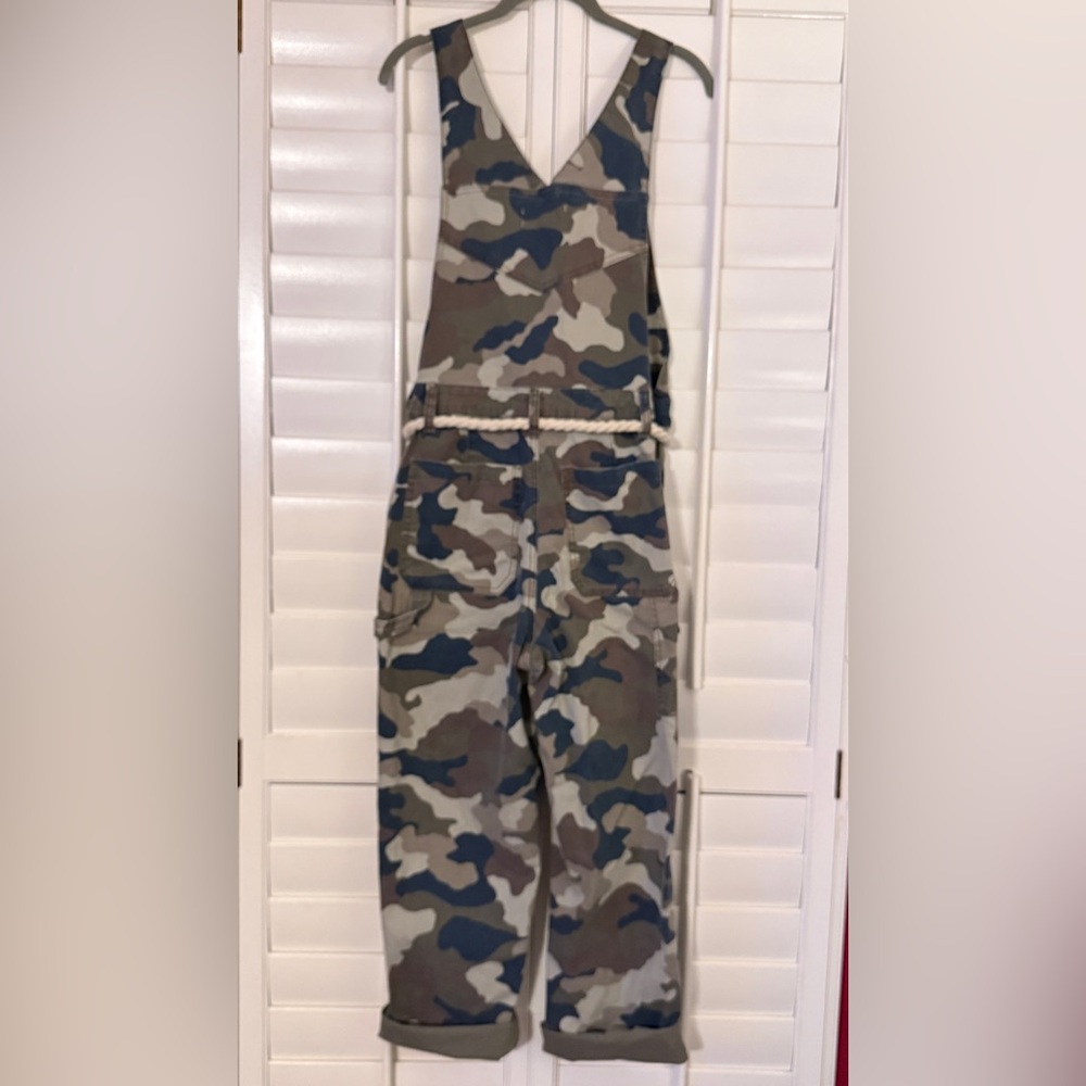 Anthropologie Carter Utility Dungarees
Camo Overalls with‎ Rope Detail - Picture 5 of 6